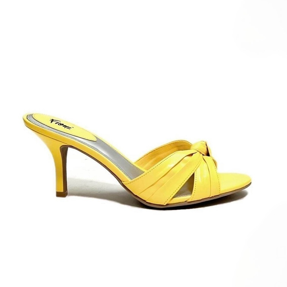 Vintage Y2K deadstock yellow vegan leather knotted polly style heels